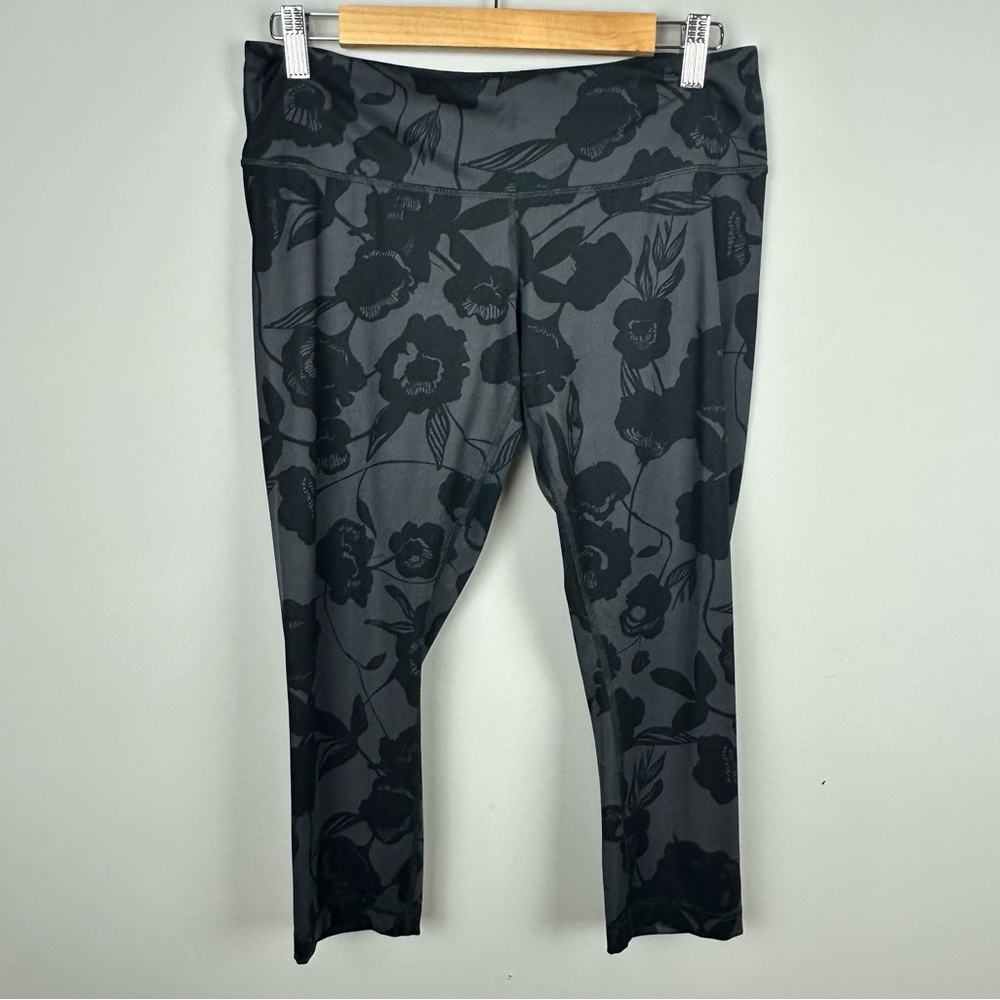 Lululemon Wunder Under Crop Luxtreme Leggings Black Floral sz 10
